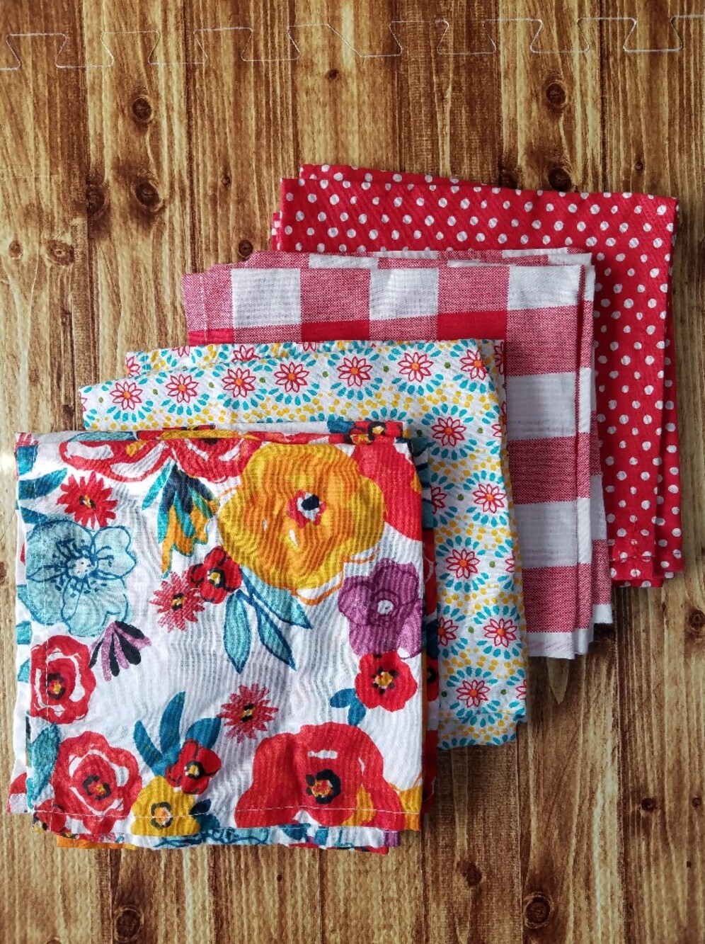 The Pioneer Woman Flea Market Red Floral Pattern Cloth Napkins - 4 Sets (16)